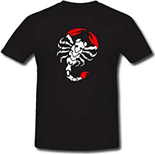 Camisetas y pantalones con escorpiones.