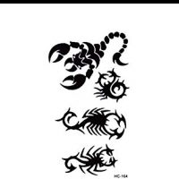 tribal escorpión tatuaje